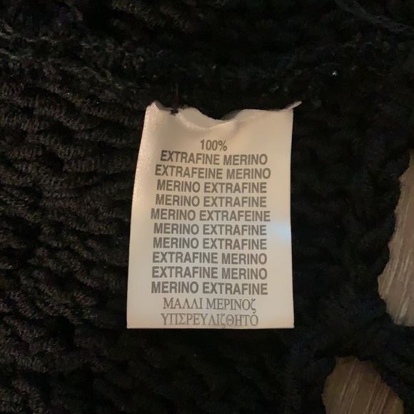 BURBERRY CHUNKY KNIT WOOL FRINGE TURTLENECK PONCHO - Picture 4 of 5